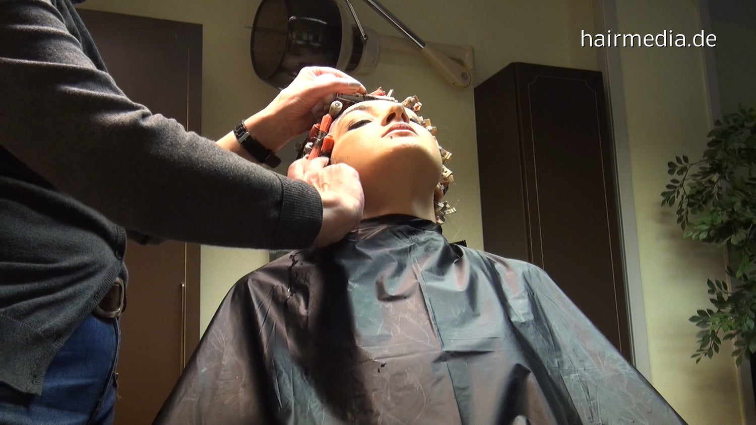 7076 Romana strong forward wash perm