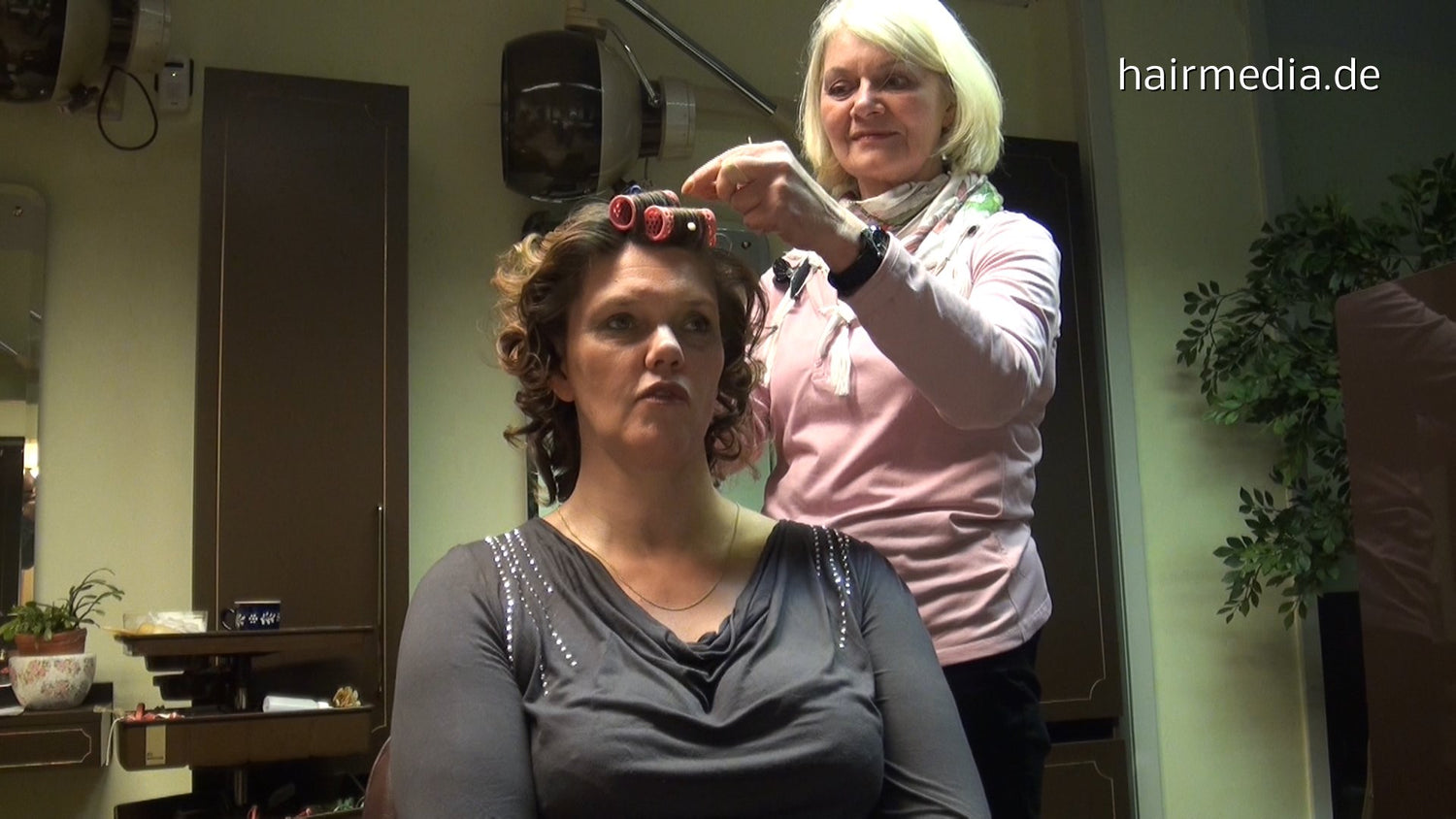 6167 SabineKD shampoo and wetset