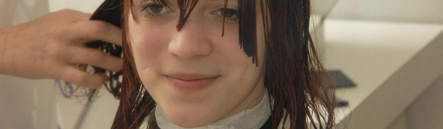 886 Franziska Flowercape cut and forward wash