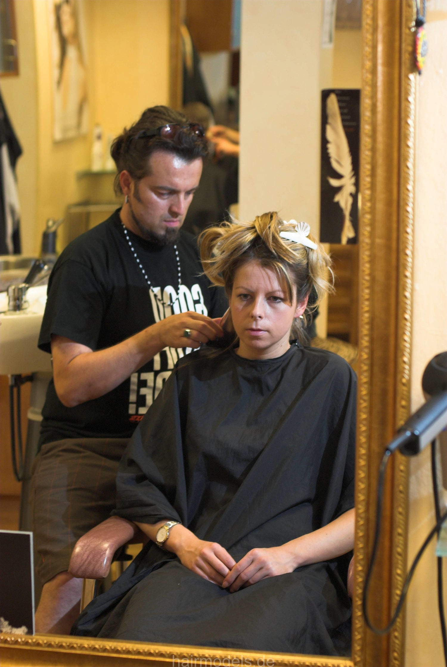 460 PetraS bleaching and highlighting by barber