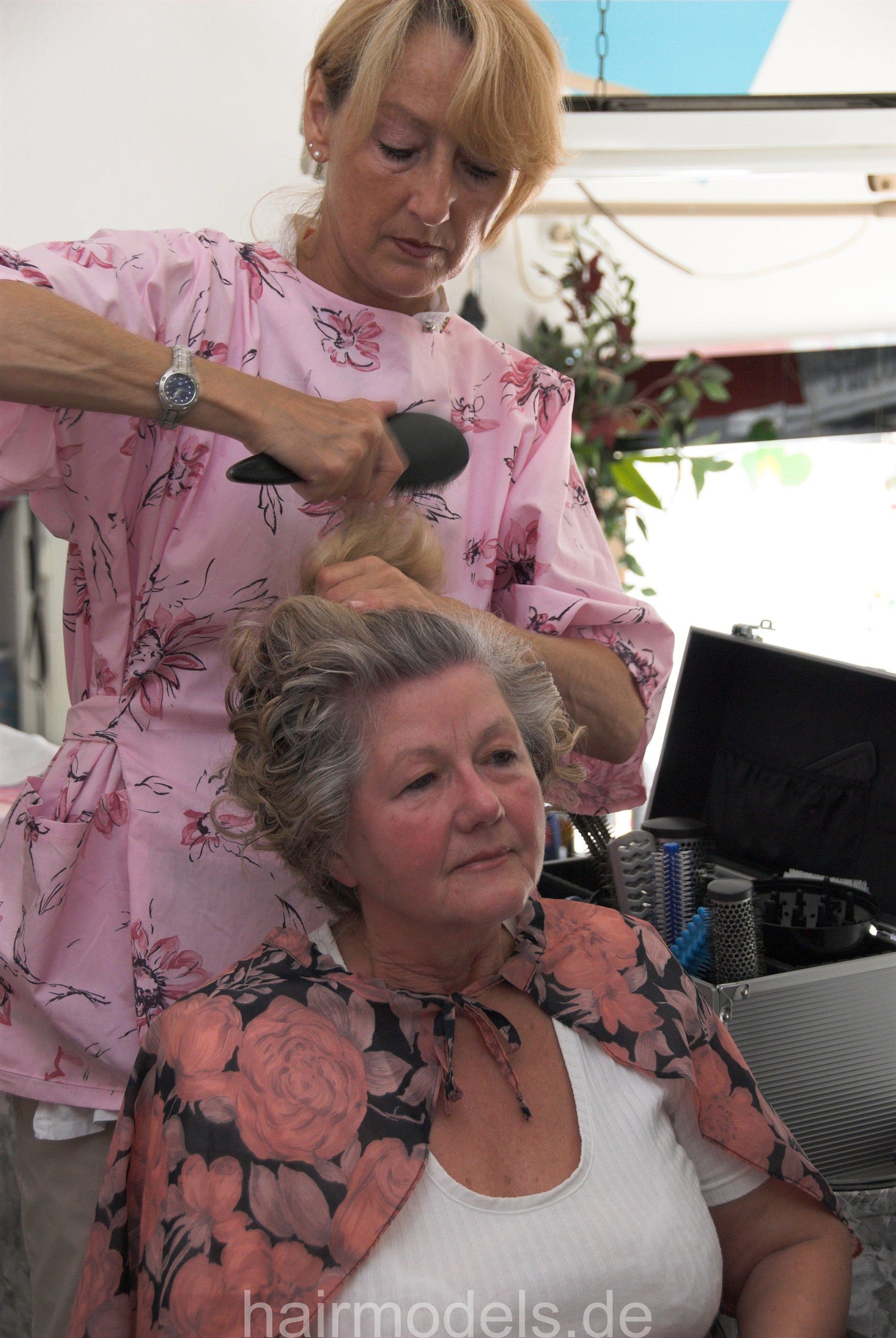 672 rf custom mature ladies apron RSK Cape Vinyl PVC