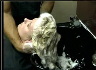 9017 Julie topless all methods shampooing by US barber
