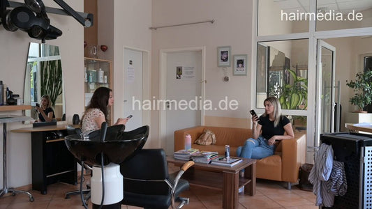 1230 MichelleH and Leyla 1 waiting