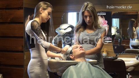 9061 1 TatjanaR 4-hand backward wash salon shampooing in pvc shampoocape by EllenS and KristinaB