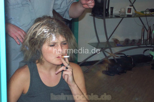h020 Gabriela 1 highlighting and smoking