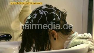301 Lela - shampoo 2 times forward teen
