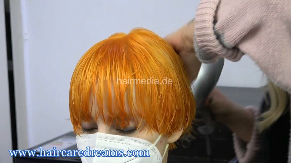 0521 Lara first day bob haircut