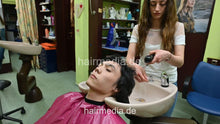 Cargar imagen en el visor de la galería, 1261 Valeria teen transgirl by Leyla 1 shampoo