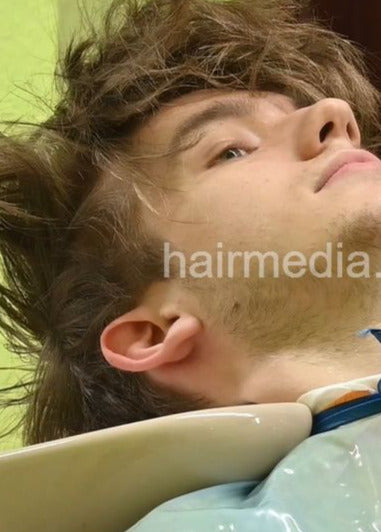 2301 Lars 3 backward shampooing by salonbarber -vertical video