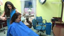 Cargar imagen en el visor de la galería, 1252 Mom by Mahshid 1 dry haircut hair barberette in blue apron