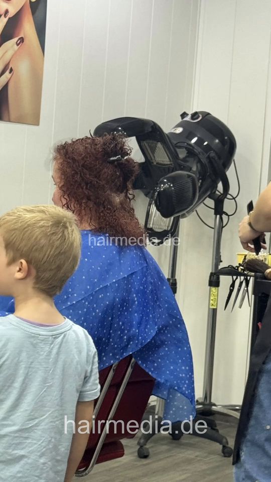 1269 Yvonne and Mike 250811 hairdresser