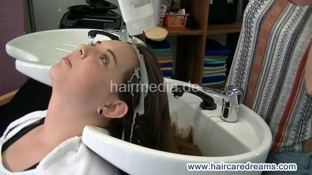 1508 Teen Antje shampoo backward by Grazia