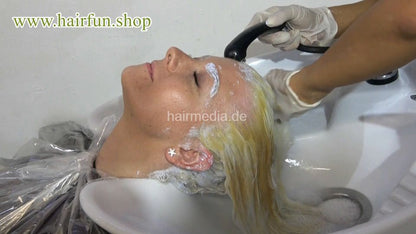 1606 Jenny bleaching by Melody