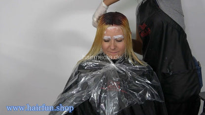 1606 Jenny wird rot gefärbt - going red by Melody