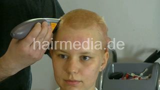 1903 Teen Kaleida bleaching and head shave 1 by barber