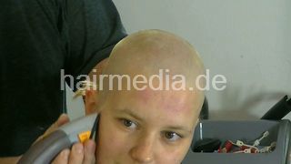 1903 Teen Kaleida bleaching and head shave 1 by barber