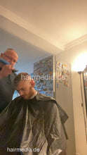 Laden Sie das Bild in den Galerie-Viewer, 2012 230611 home salon thick hair buzzcut and shampoo in blue pvc cape