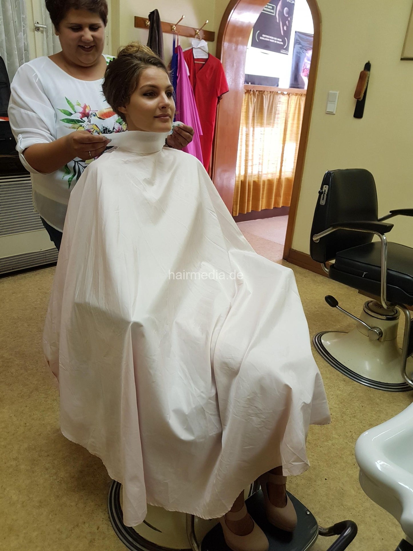 8147 MarieM  by DanielaG caping session pictures slideshow