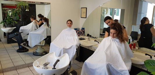 1035 Offenbach Barbershop caping SarahS MarieM VanessaDG in barbershop