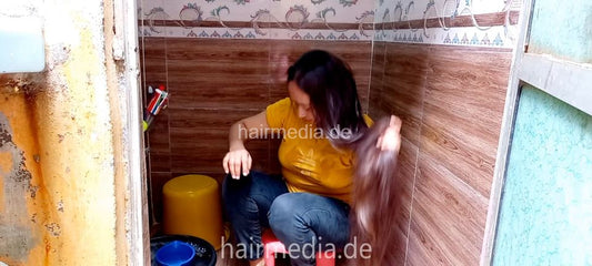 1242 250820 sweet hair washing self forward
