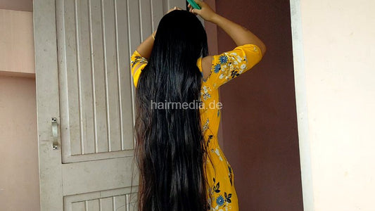 1242 250821 Moumita Bathroom hairwashing