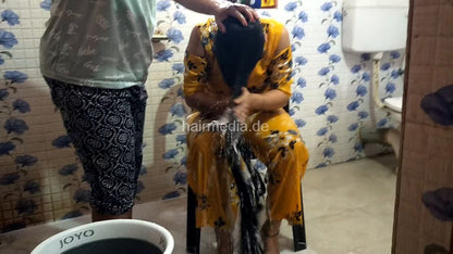 1242 250821 Moumita Bathroom hairwashing