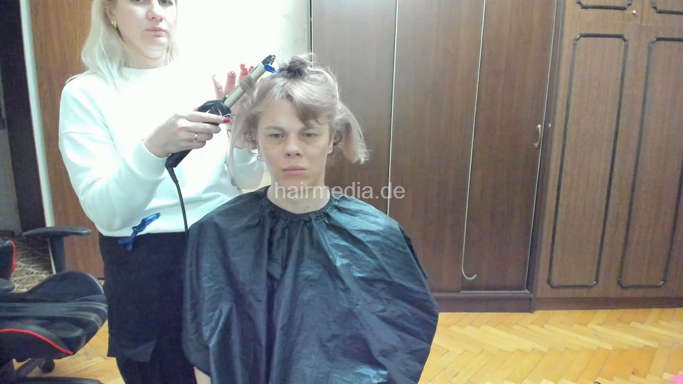 1260 Alexej home curls and makeup 251020