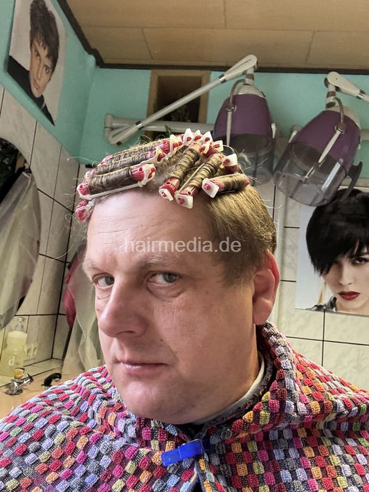 1269 Mike 251021 GDR Salon forward shampoo and perm by barber