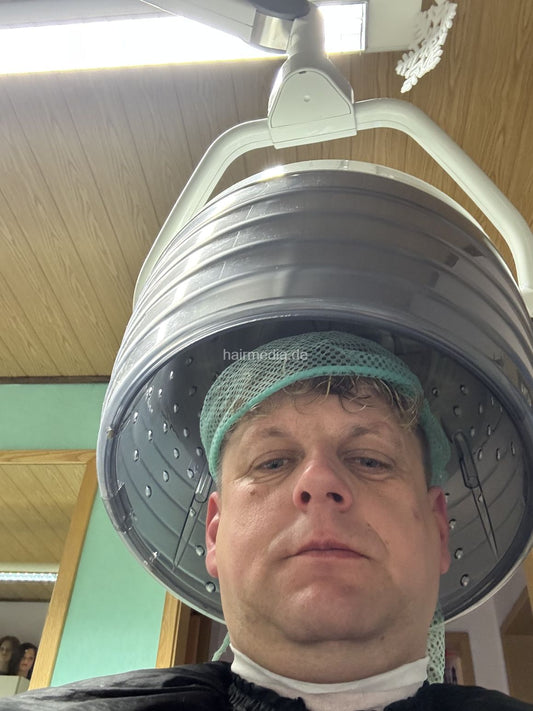 1269 Mike 251127 GDR Salon Mike highlighting cap frosting 50 pics for download