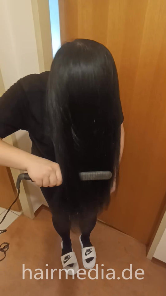 1076 Mirela selfcasting long hair self shampooing and styling