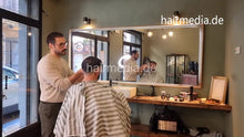 Charger l&#39;image dans la galerie, 2031 Julian 240105 haircut spanish barbershop