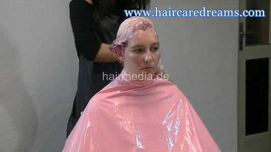 2205 Nelly extreme head wash by Melody in dyeingapron