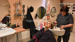 6214 Barberette Zoya March 1 shampooing backward by mature barberette