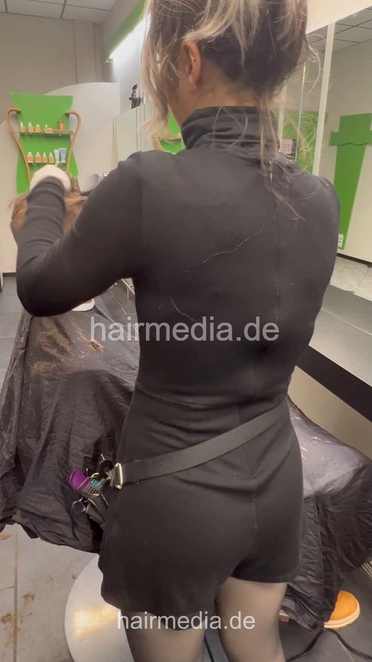 2030 TobiasT shampoo and haircut