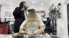 Charger l&#39;image dans la galerie, 1257 240304 Nansi Bulgaria, intro shampooing and blowout