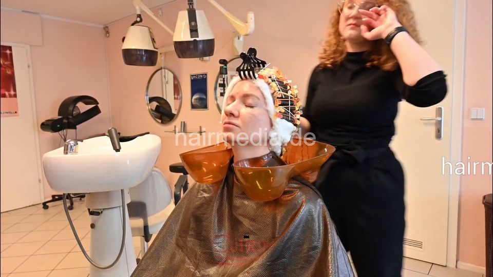 7206 Ukrainian hairdresser in Berlin 240330 1 st session Part 2