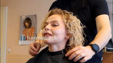 Laden Sie das Bild in den Galerie-Viewer, 7206 Ukrainian hairdresser in Berlin 240330 1 st session Part 3