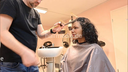 7206 Ukrainian hairdresser in Berlin 240330 2 nd session