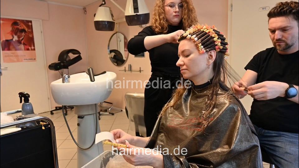 7206 Ukrainian hairdresser in Berlin 240331  1st model 3 perm