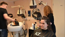 Laden Sie das Bild in den Galerie-Viewer, 7206 Ukrainian hairdresser in Berlin 240331 Part 4
