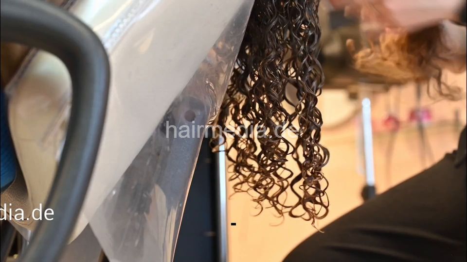 7206 Ukrainian hairdresser in Berlin 240331 Part 4