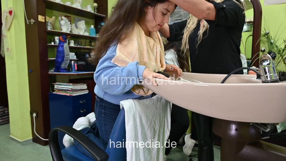 544 Paulina and Mashid session younger daughter 2nd run hair kneeling forward wash and blow - second run
