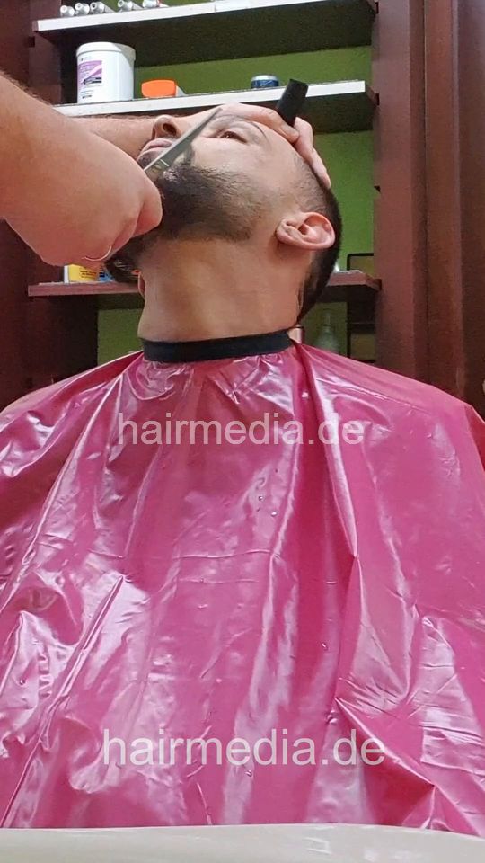 1264 barber Deniz by barber  forward shampoo, buzz beard and blow