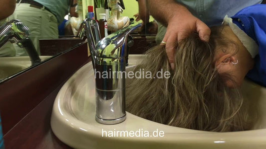 6228 MichelleH 3 strong forward shampoo by barber