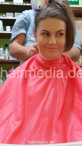 543 Agnieszka by Barber 1 st run double shampooing, treatment and blow forward -vertical video