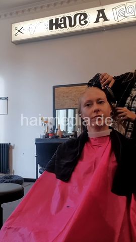 LuisaK backward haircut by Zoya facecam - vertical video