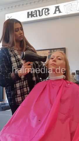 LuisaK backward haircut by Zoya facecam - vertical video