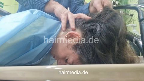 6234 Leyla firm forward shampooing thick hair by barber and blow, multicaped -  frontcam