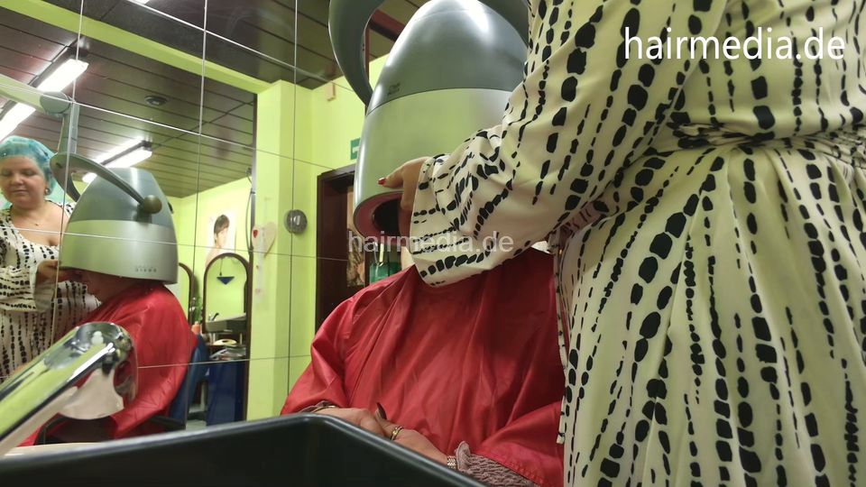 1050 Tina 251126 private livestream forward wash, wetset or fakeperm by new barberette Anna