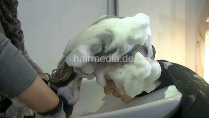 2702 Taranti teen shampoo forward